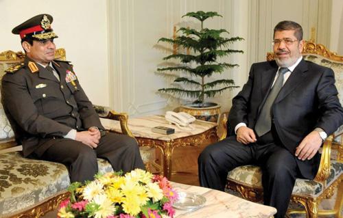 السيسى تعليقاً علي سخرية المنافس: ادائي للتحية العسكرية أمام “مرسي” انضباطاً