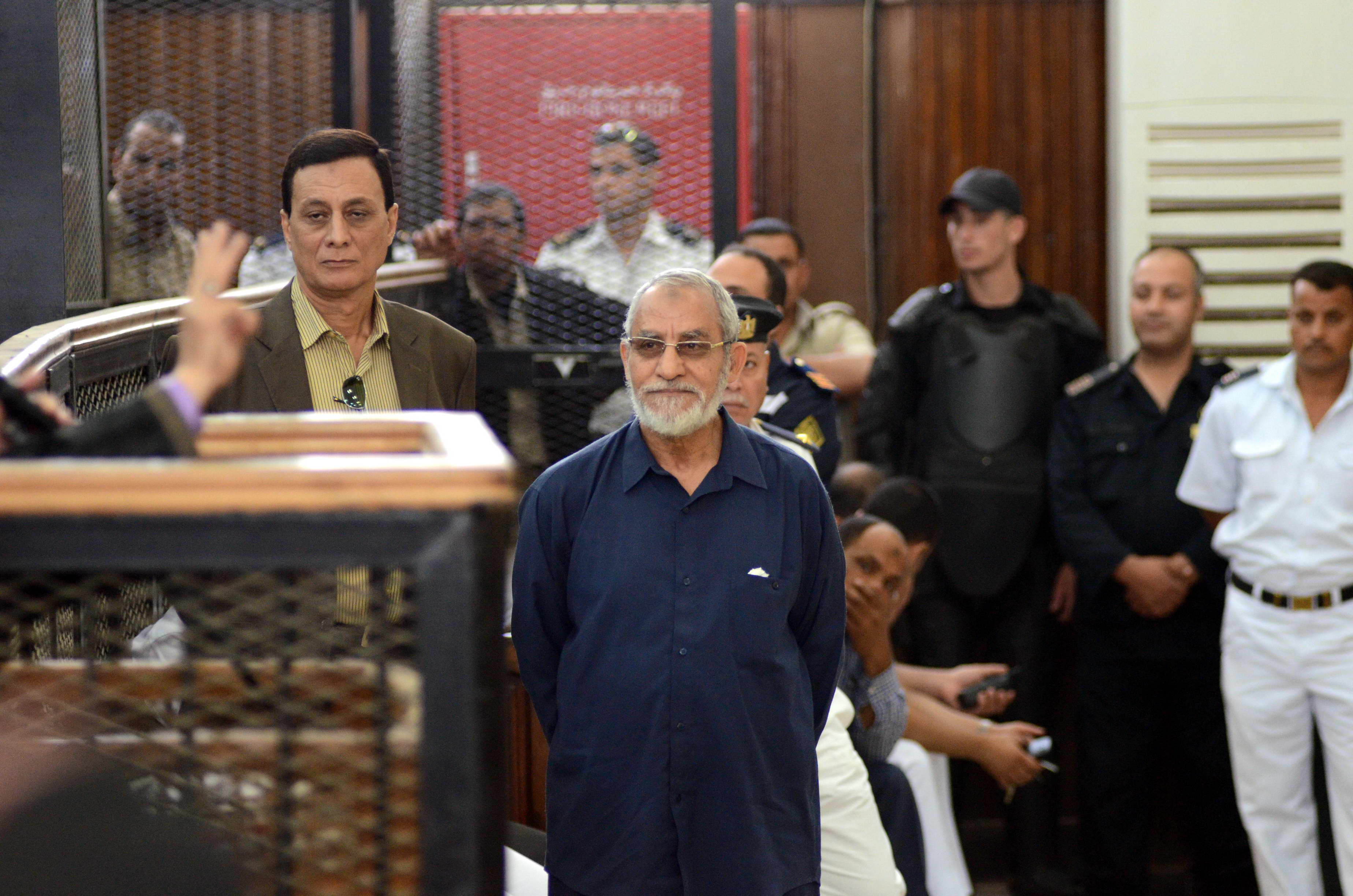 محاكمة المرشد العام محمد بديع و البلتاجى و صفوت حجازى بمعهد امناء الشرطة بطره