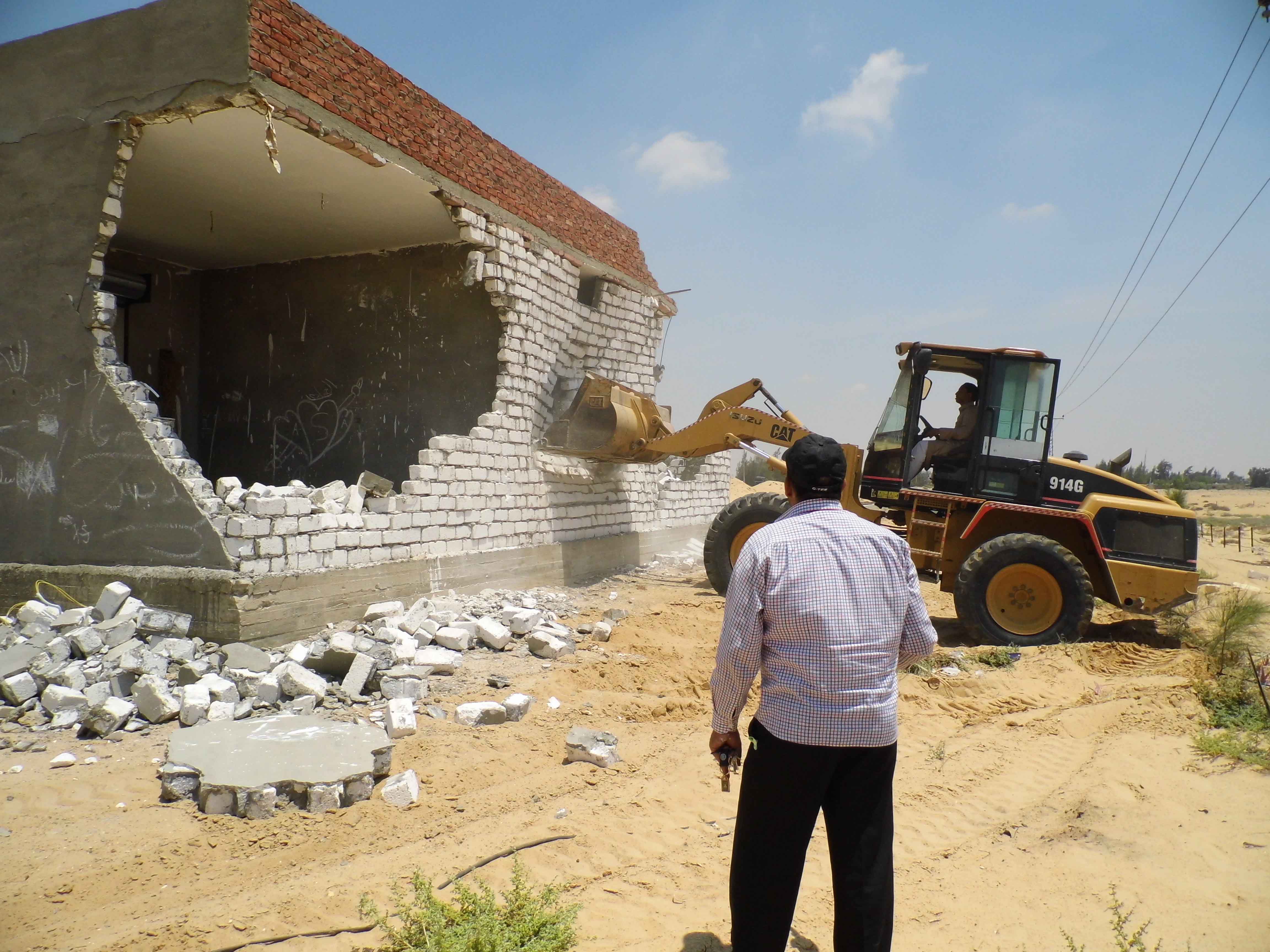 إزالة 7 حالات تعدي على أراضي املاك الدولة بالإسماعيلية