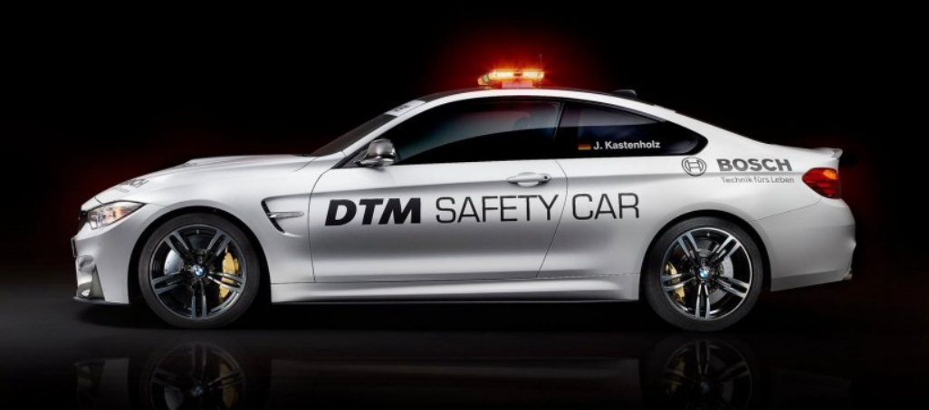 بالصور: “بي ام دبليو” تكشف رسميا عن سيارتها M4 كوبيه 2014 DTM