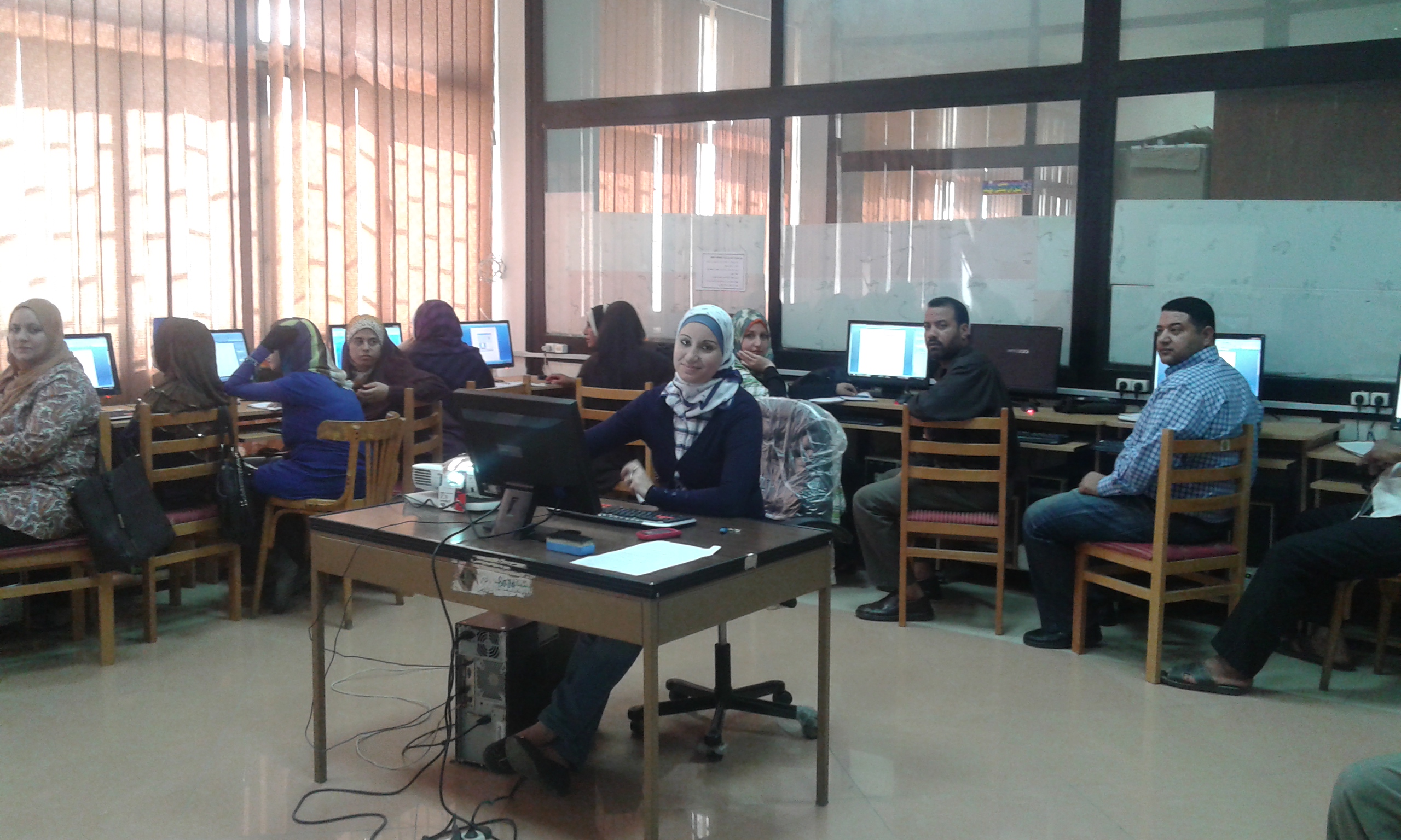 دورات حاسب آلي لتنمية مهارات العاملين بديوان محافظة الإسماعيلية والمديريات الخدمية