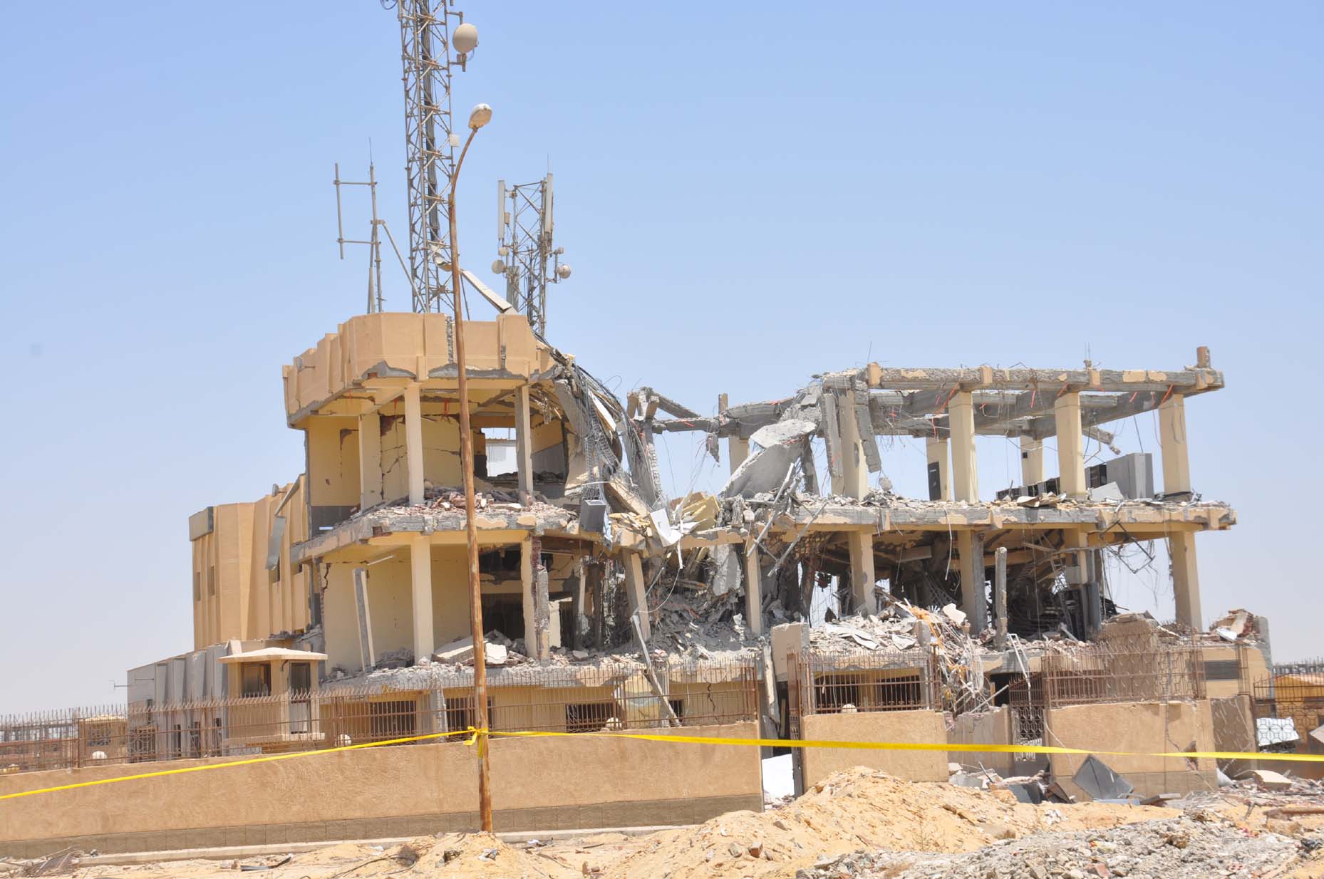 محافظ الجيزة يتفقد موقع الإنفجار بأكتوبر .. وكاميرات مراقبة لمبانى السنترالات