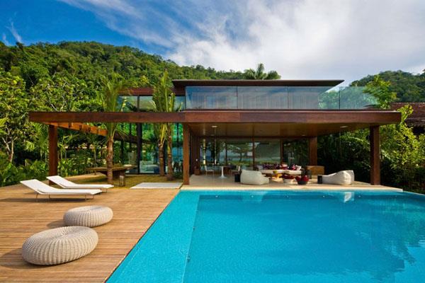 بالصور: هكذا يقضي أباطرة عالم التكنولوجيا عطلة الصيف