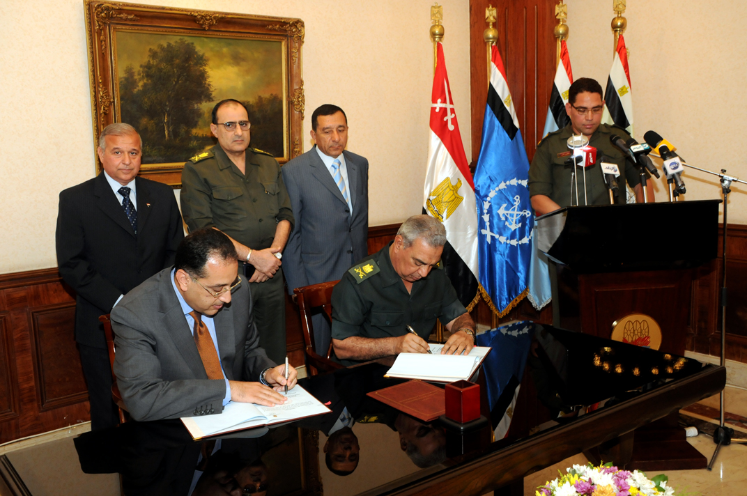 “الإسكان” تتسلم 7104 وحدة سكنية نفذتها “القوات المسلحة” بالإسكان الاجتماعى