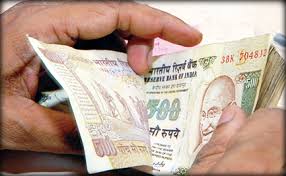 الروبية الهندى يتراجع للأسبوع الرابع على التوالى مدفوعاً بالعنف فى العراق