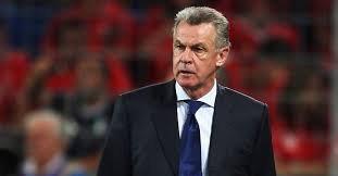 هيتسفيلد يشعر بحسرة بعد هزيمة قاسية لسويسرا أمام فرنسا