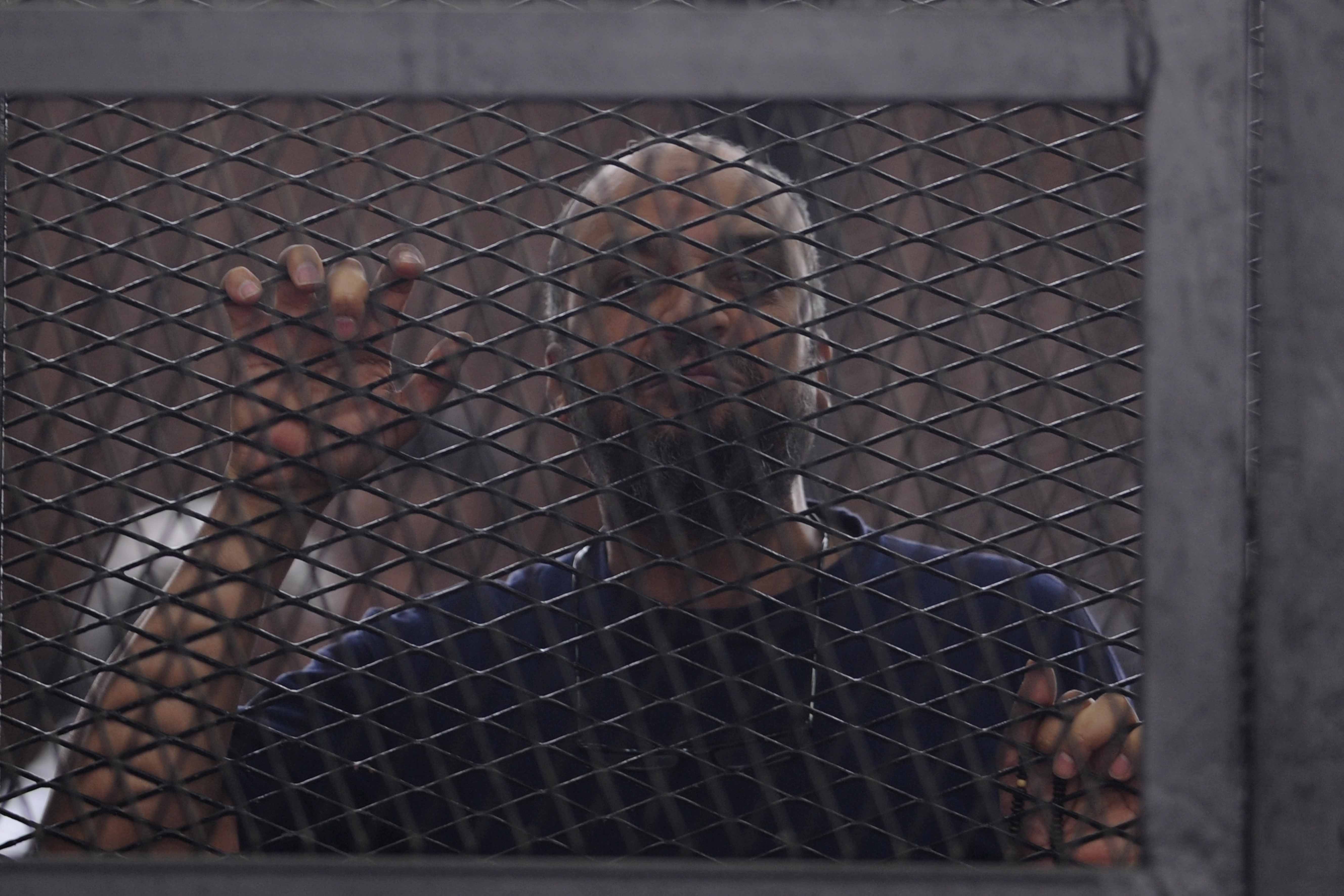 محاكمة قيادة الاخوان فى قضية قطع طريق قليوب