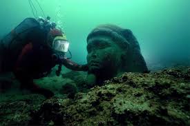 عائلة تعثر على كنز غارق منذ 300 عام قبالة سواحل فلوريدا