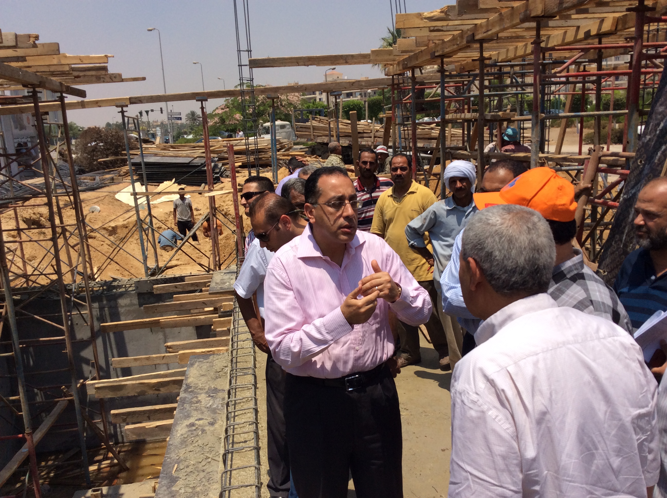 وزير الإسكان: انفراجة قريبة فى مشكلات مياه القاهرة الجديدة