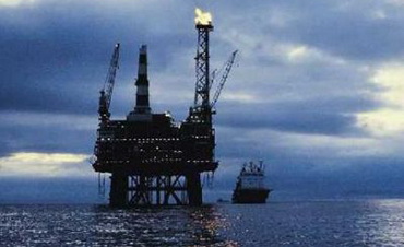 التوترات العالمية تهدد أسعار البترول حول العالم