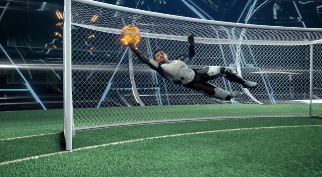 بالصور: سامسونج تستعين برونالدو وميسي لإنقاذ العالم من هجوم فضائي