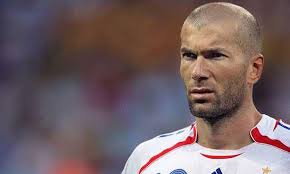 انفوجراف : تعرف على زين الدين زيدان