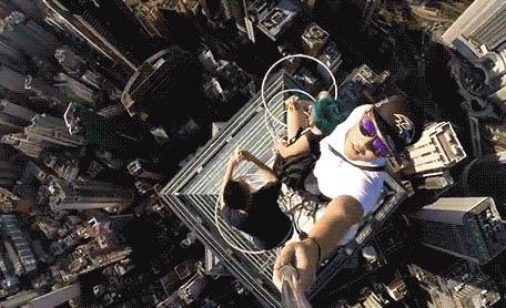 شاهد: أخطر صورة سيلفي تم التقاطها على الإطلاق