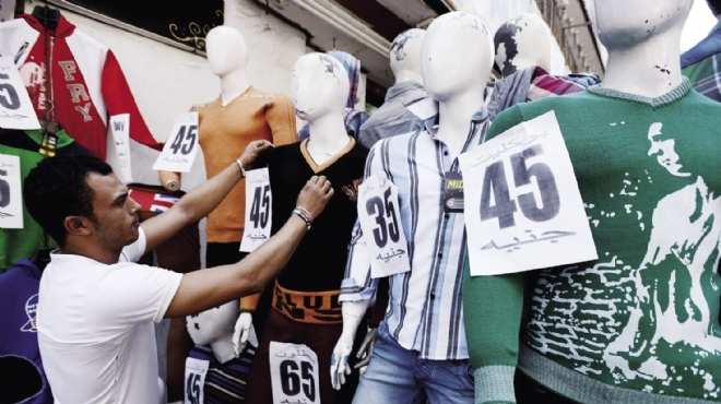 تجار الملابس ببورسعيد يعتصمون للمطالبة بعودة المدينة منطقة حرة