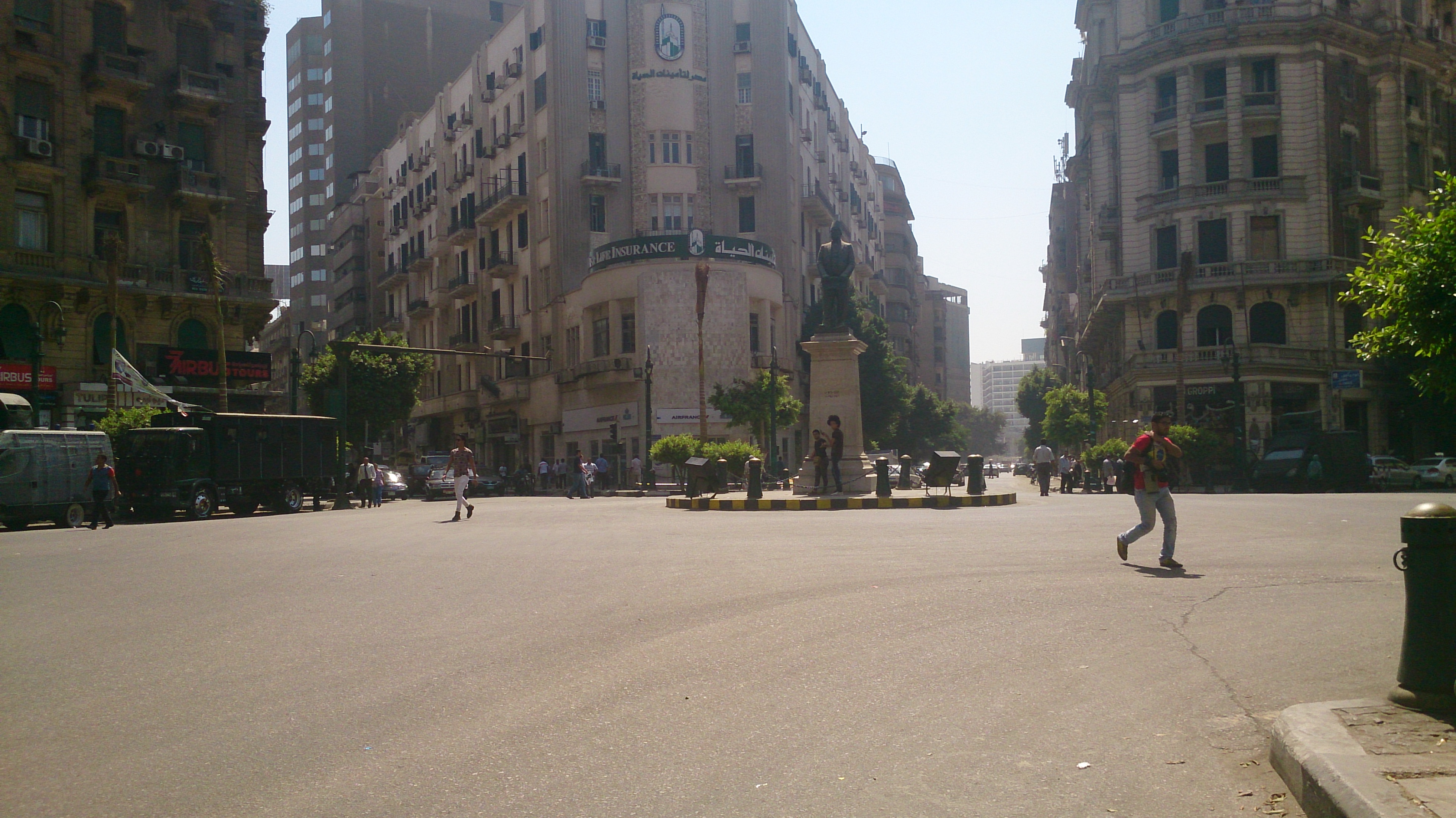 مساعد مدير امن القاهرة : لا تراجع عن قرار نقل الباعة الجائلين ..ومن يعود يتعرض للمسائلة القانونية