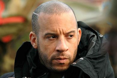 اشهر من تحدى دلو الثلج