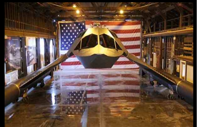 جديد.. قارب سريع “قتالي” يمكنه الطيران فوق الماء