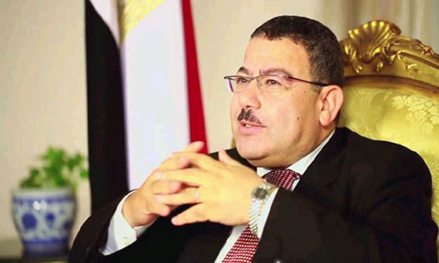 أبو العنيين يطعن على قرار منع سيف عبد الفتاح من السفر خارج البلاد