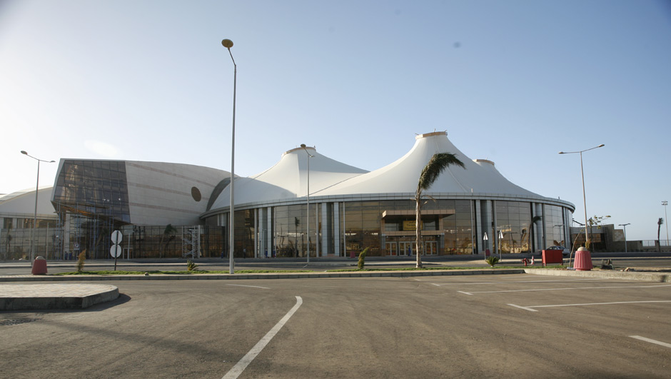 مطار شرم الشيخ الدولى