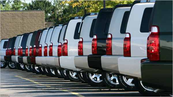 رفع سعر الفائدة يهدد موسم انتعاش سوق السيارات البريطانى