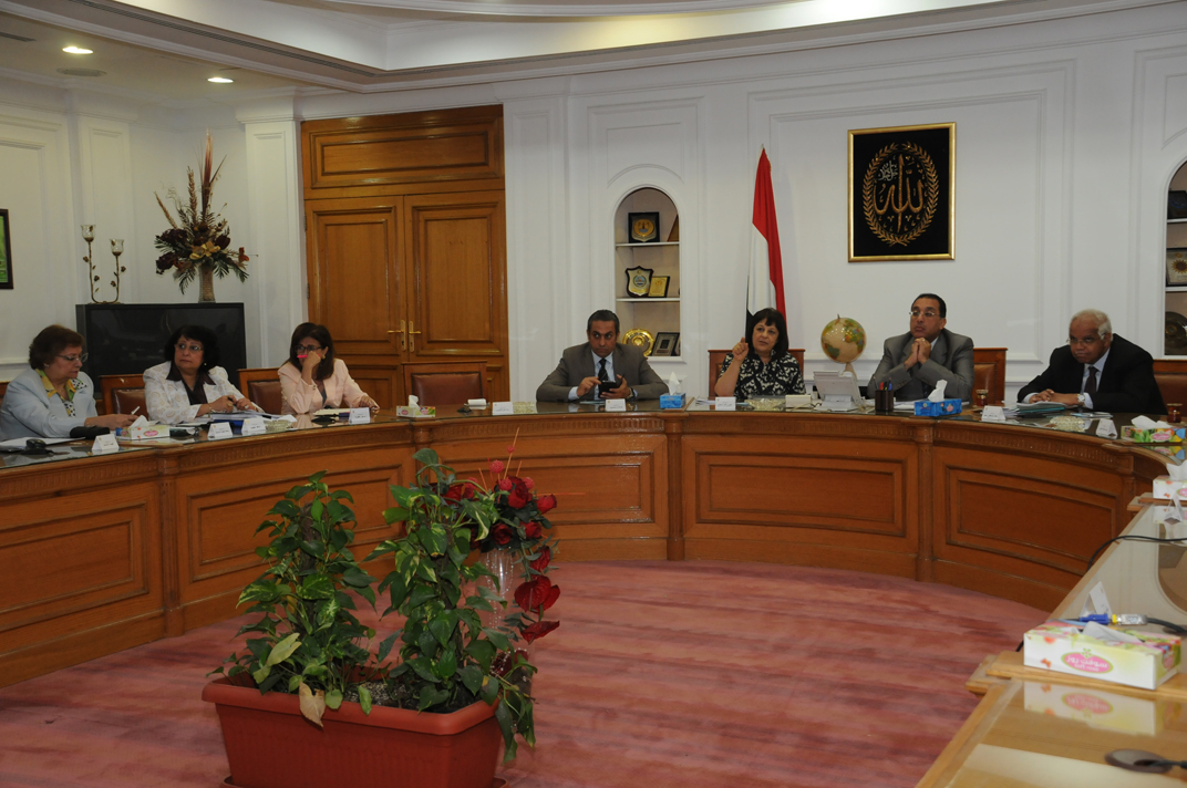 الاسكان تناقش تطوير “ماسبيرو” و”أثر النبى” لإعادة تخطيط العشوائيات