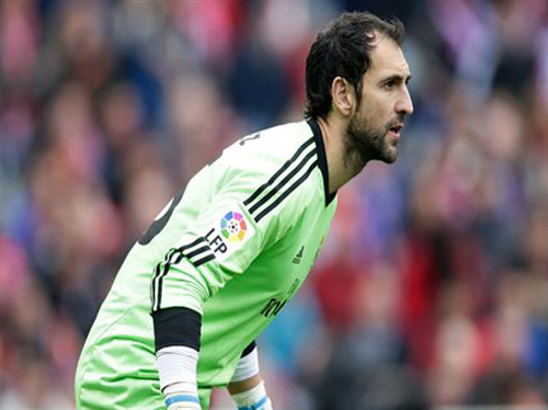 صيد الوديات لوبيز “ميلان” يتلقي هدفا من منتصف الملعب