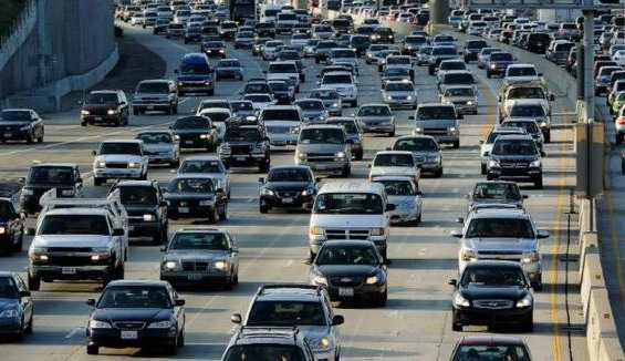 كثافات مرورية فى المناطق المتواجد بها مولات تجارية