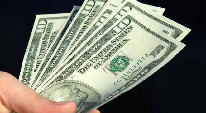 حزب العمال يتعهد بزيادة الحد الأدني للأجور في بريطانيا بنسبة 23% مطلع 2020