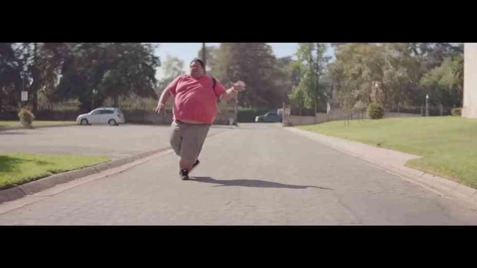 طهران: إصدار أحكام بالجلد والحبس على المشاركين في فيديو Happy