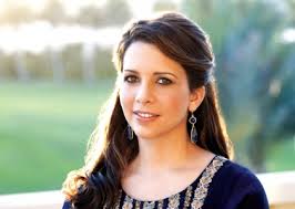 فرنسا تمنح زوجة حاكم دبى جوقة الشرف الوطني