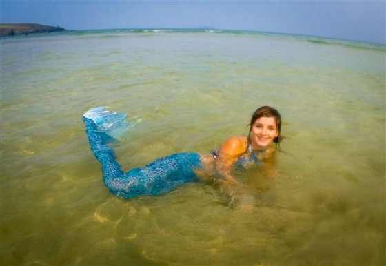Model fulfills lifelong dream to become professional mermaid