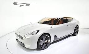 والتى تتميز بمحرك V6 ولم تعلن الشركة تفاصيل المحرك ولكن من المتوقع ان تزود السيارة بمحرك 3300 سي سي مكون من 6 اسطوانات وتصل قوتة إلى 395 حصان .