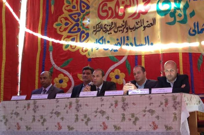 النواوي خلال لقاؤة بالعاملين بالمصرية للاتصالات