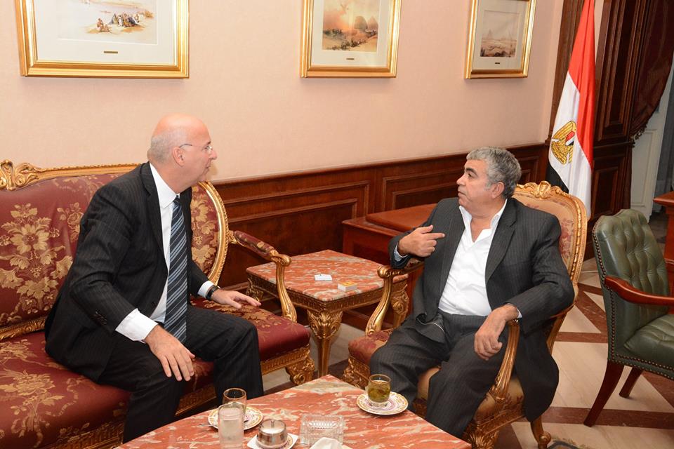 ايطاليا تعرض إقامة مدرسة تعمل بالطاقة الشمسية في الأسكندرية