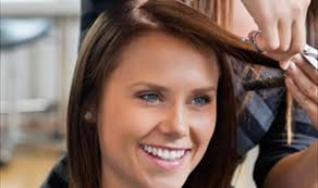 شعبة أصحاب محال الكوافير ترفع مذكرة لمطالبة الصحة بمعاينة منتجات التجميل المستوردة