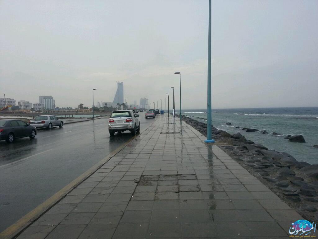 لجنة لمعاينة مخرات السيول بالبحر الأحمر