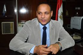 صقر: البحث العلمى يغزو حلايب وشلاتين بمشروعات فى المياه والطاقة والغذاء