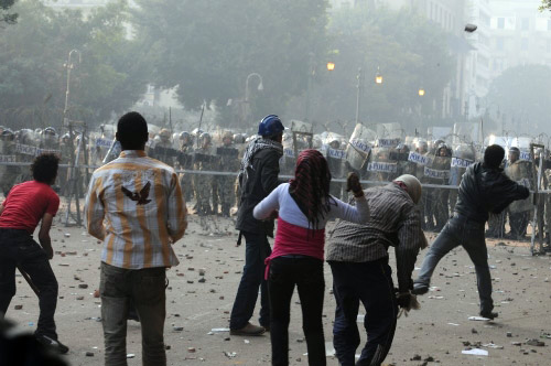 الجنايات تستأنف اليوم محاكمة “دومة” و268 آخرين فى أحداث مجلس الوزراء