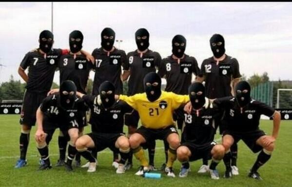 تعرف على منتخب داعش لكرة القدم