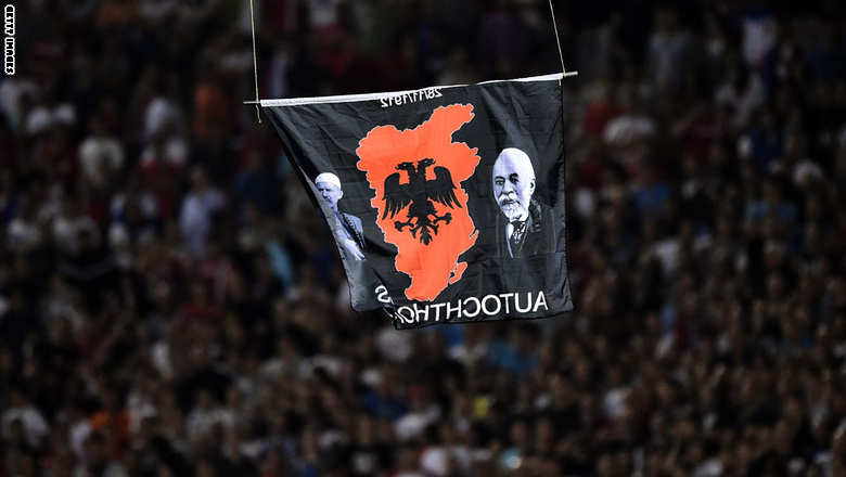 التوترات العرقية .. عراك بين لاعبي صربيا والبانيا بسبب علم كوسوفو وتوقف المباراة