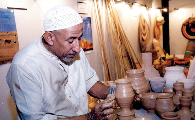 بالفيديو..أسباب انقراض صناعة الفخار في مصر