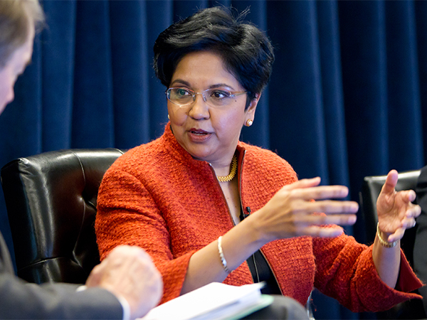 تعرّف على أقوى 10 نساء في العالم 2014