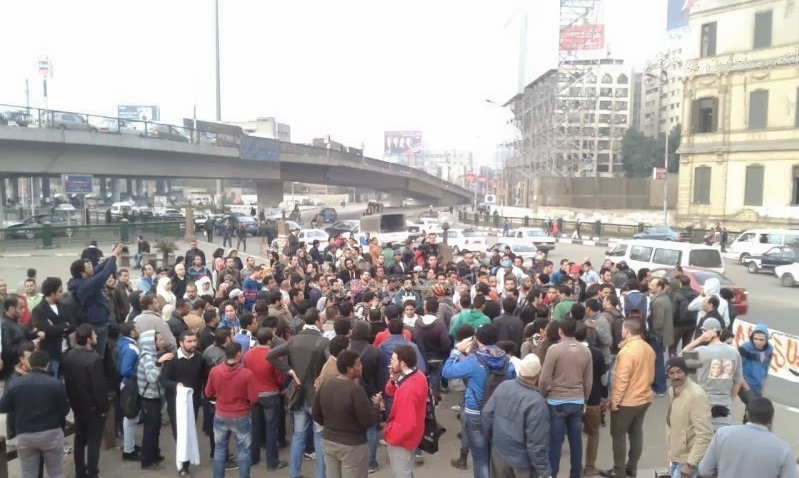 قوى ثورية وسياسية تدعو للنزول إلى الشارع احتجاجًا على براءة نظام مبارك