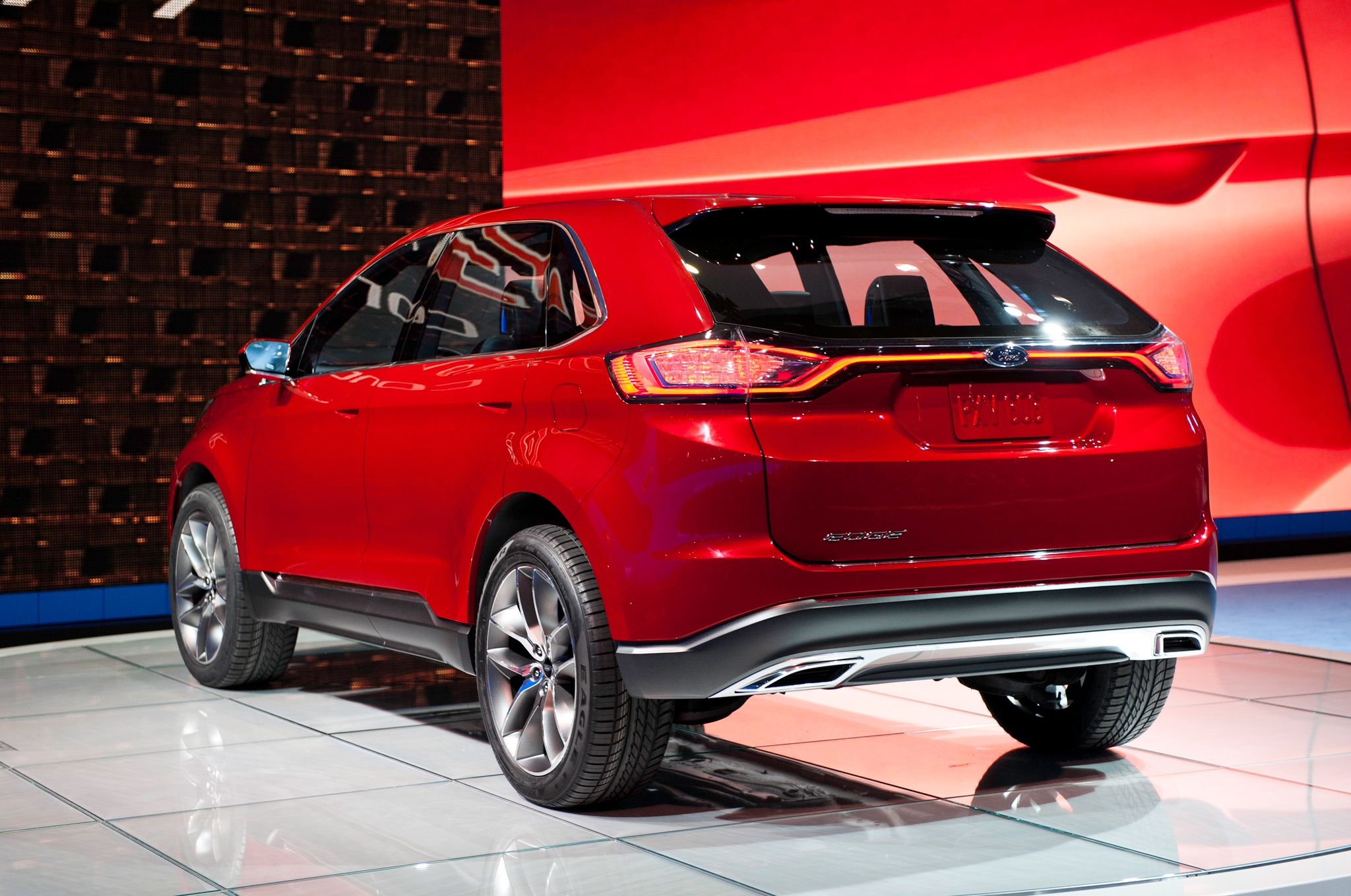 مواصفات فورد ايدج 2015 ذات ال 7 مقاعد الصينية