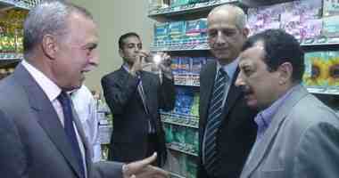 محافظ قنا يفتتح منفذ بيع شركة المصرية 2000