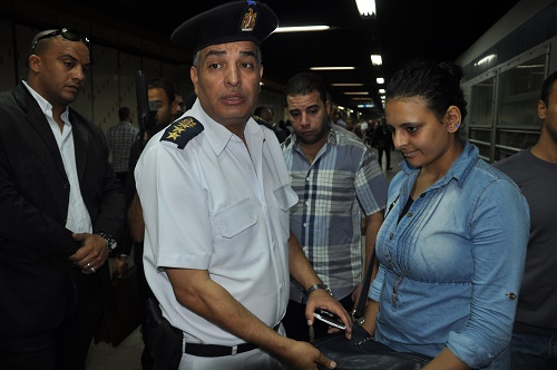 بالصور …. حملات مكثفة بمترو الأنفاق لضبط الباعة الجائلين والمتسولين