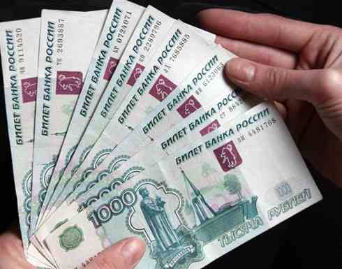 المركزي الروسي يتخلى عن تثبيت سعر صرف الروبل