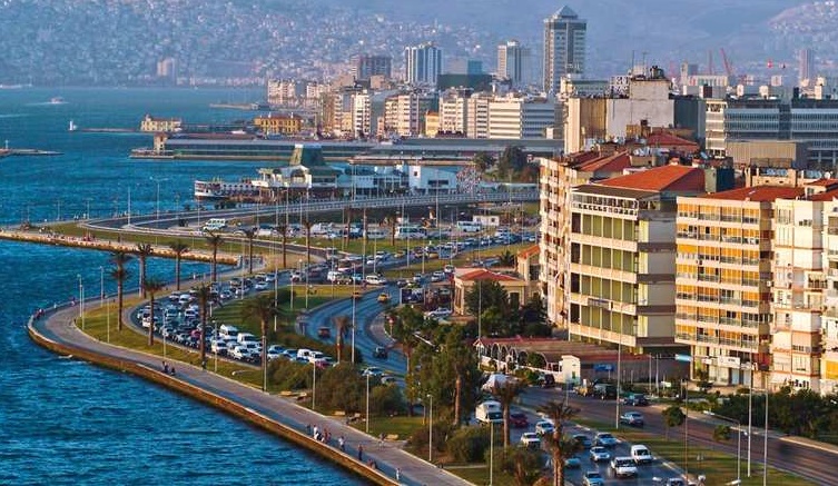 مدينة إزمير التركية