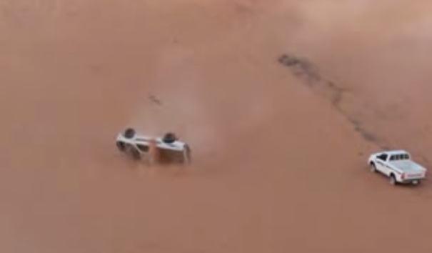 فيديو مروع لانقلاب سيارة 21 مرة في صحراء حائل