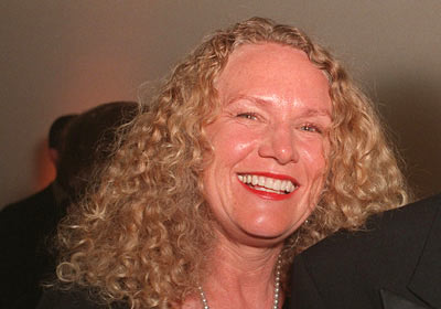 كريستي والتون قد تتفوق بثروتها على الأخوين كوخ